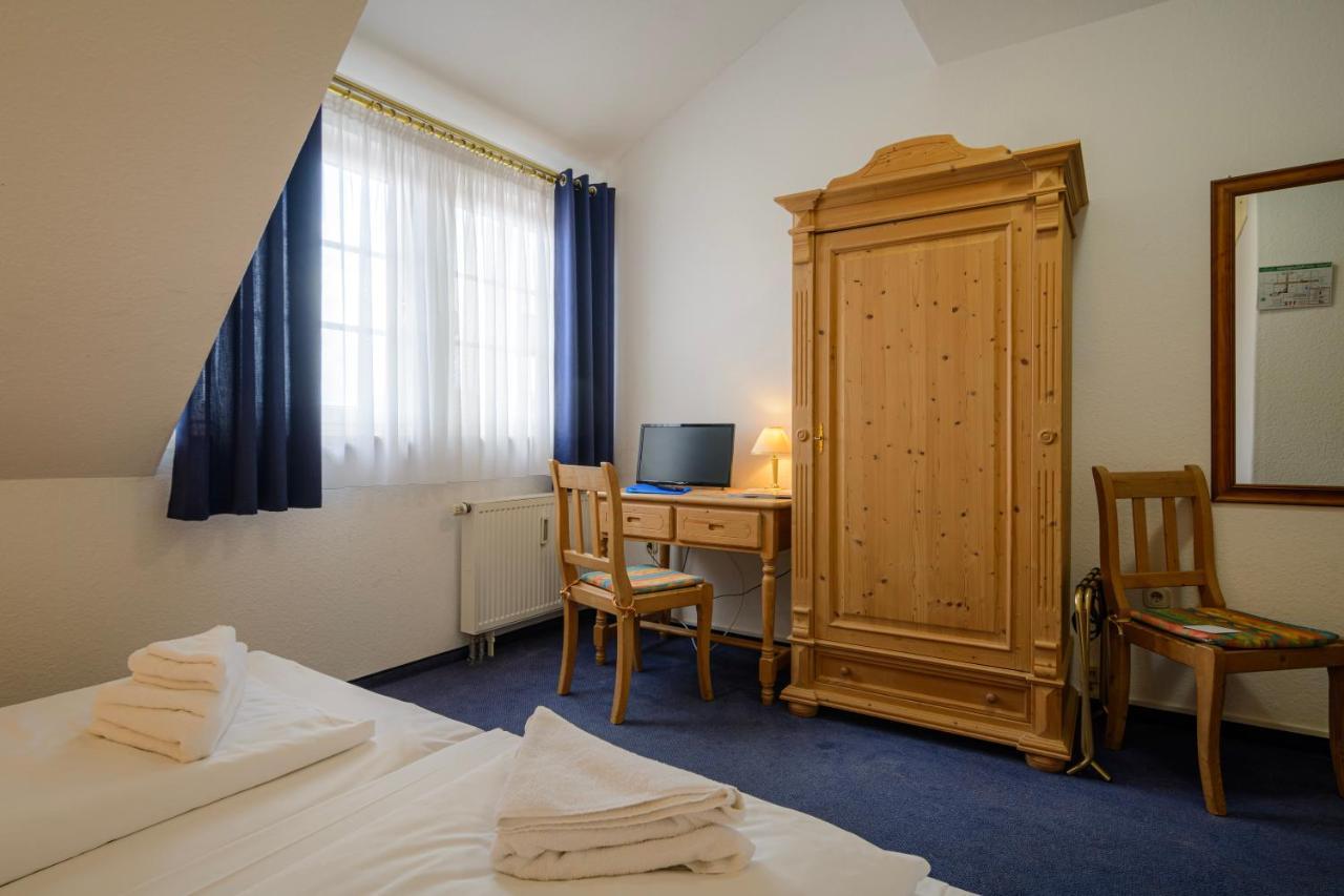 Hotel ZUM ENGEL in Speyer - Römerberg Berghausen  Exterior foto